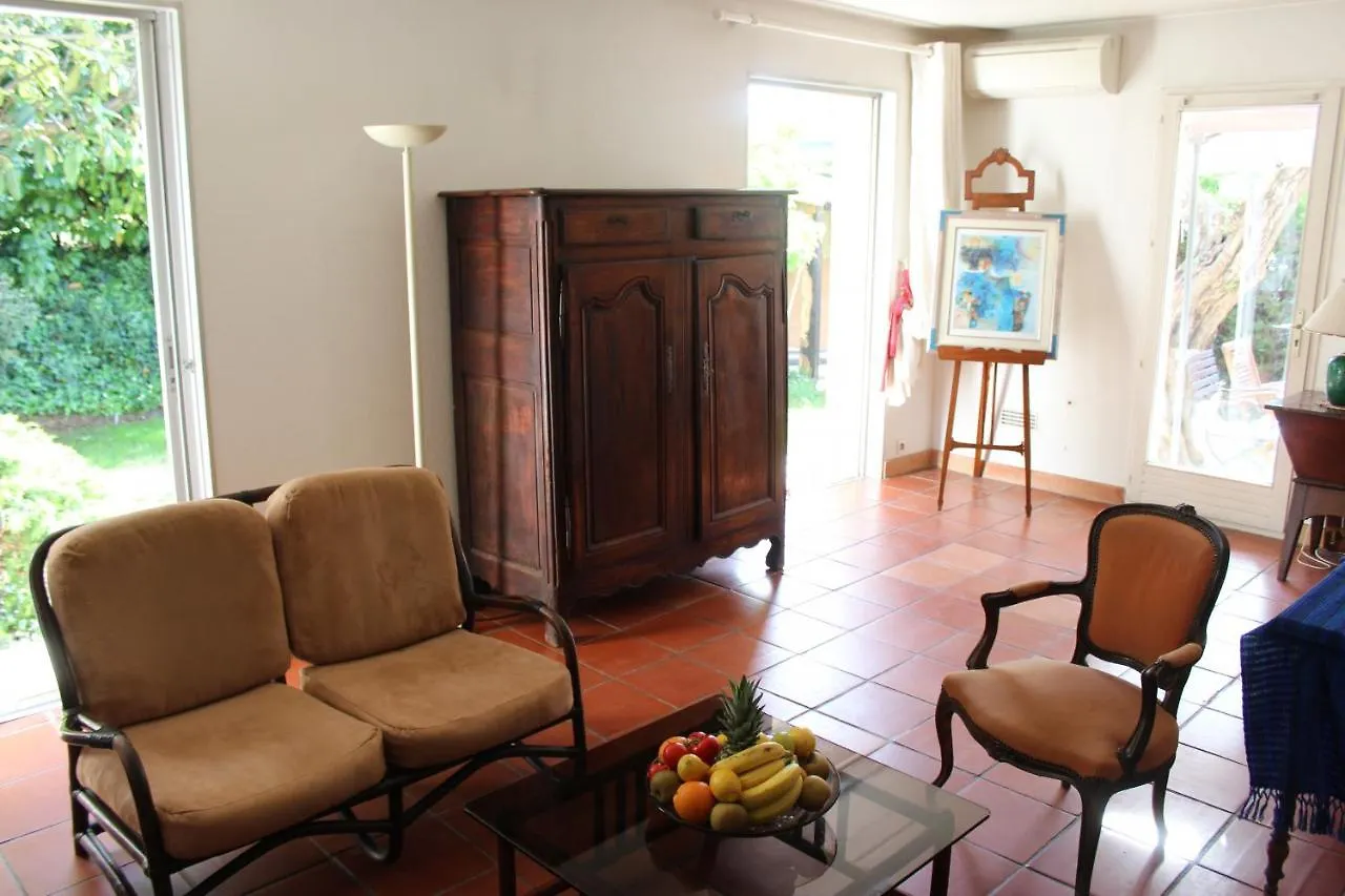 Holiday home Suquette Charming Provencal House In Antibes With Nice Terrace, Garden And Pool Access