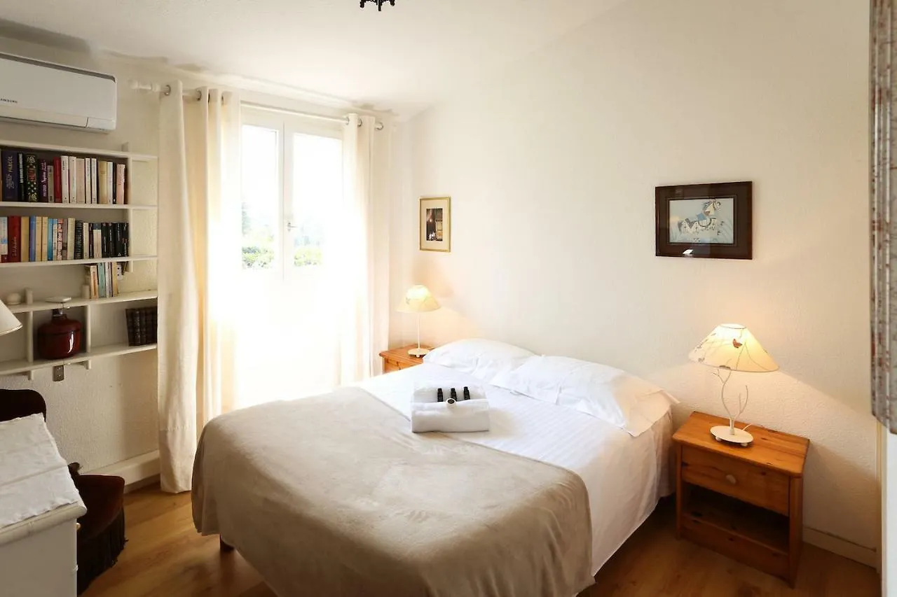 Suquette Charming Provencal House In Antibes With Nice Terrace, Garden And Pool Access